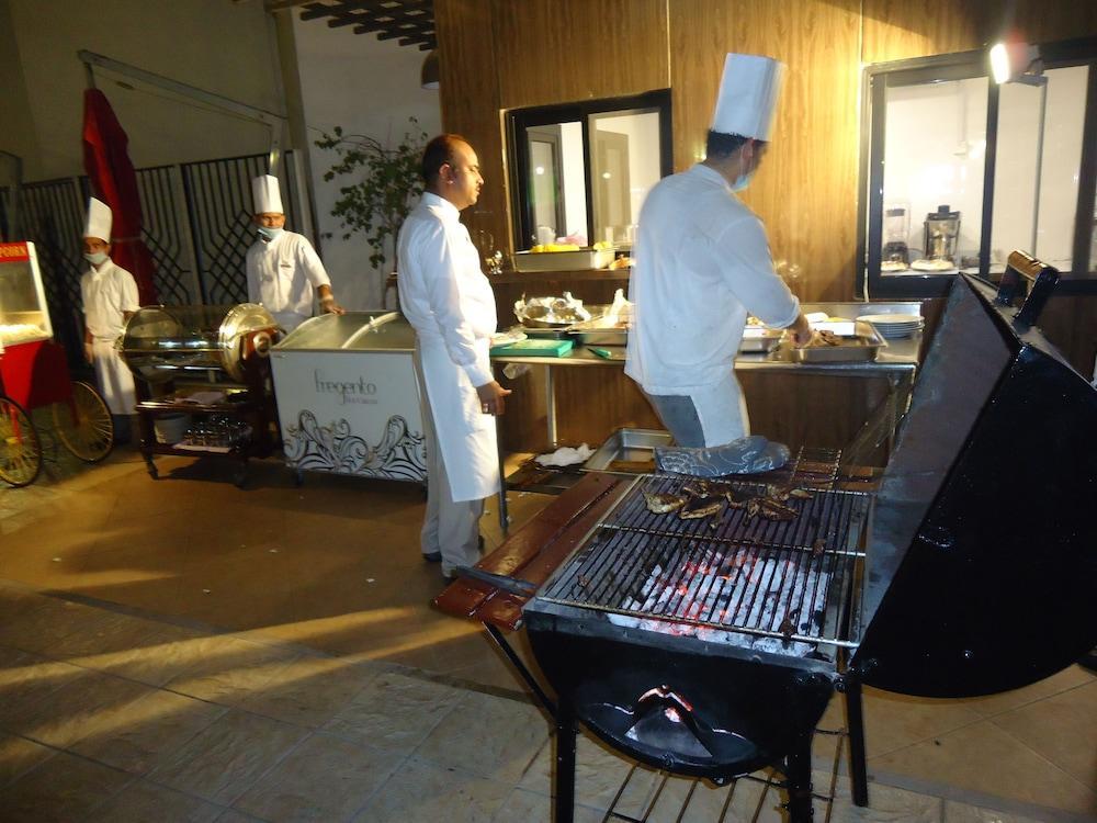 Jeddah Grand Hotel Exterior photo
